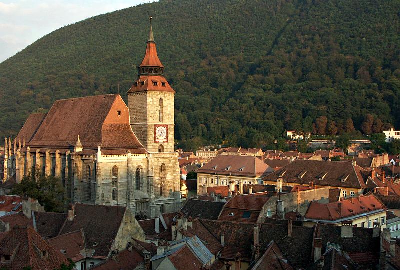 Най-известната забележителност на град Брашов е Черната църква