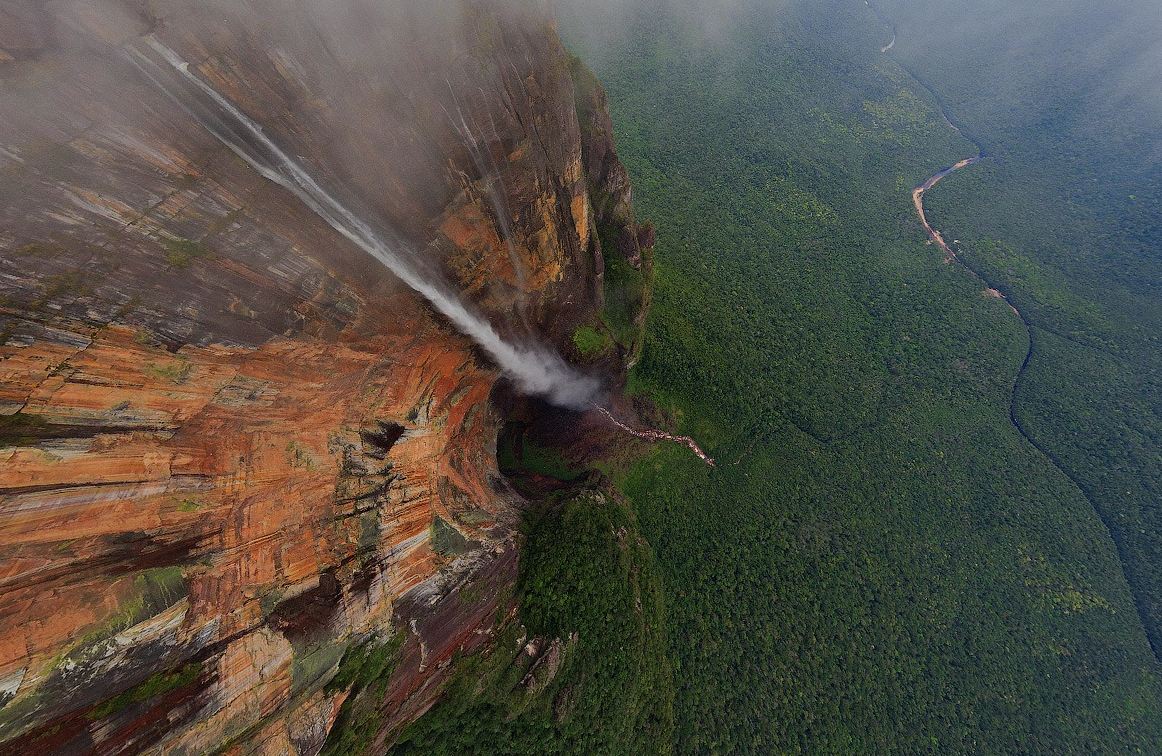 Най-високият водопад в Европа - Анхел, намиращ се във Венецуела