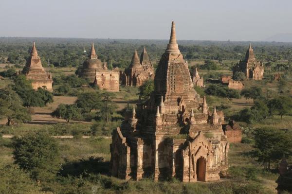 През XI век монасите в града провъзгласяват Баган за религиозен и културен център 