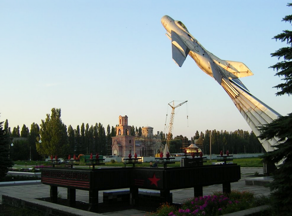 Авдеевка е град, разположен в централната част на Донецка област