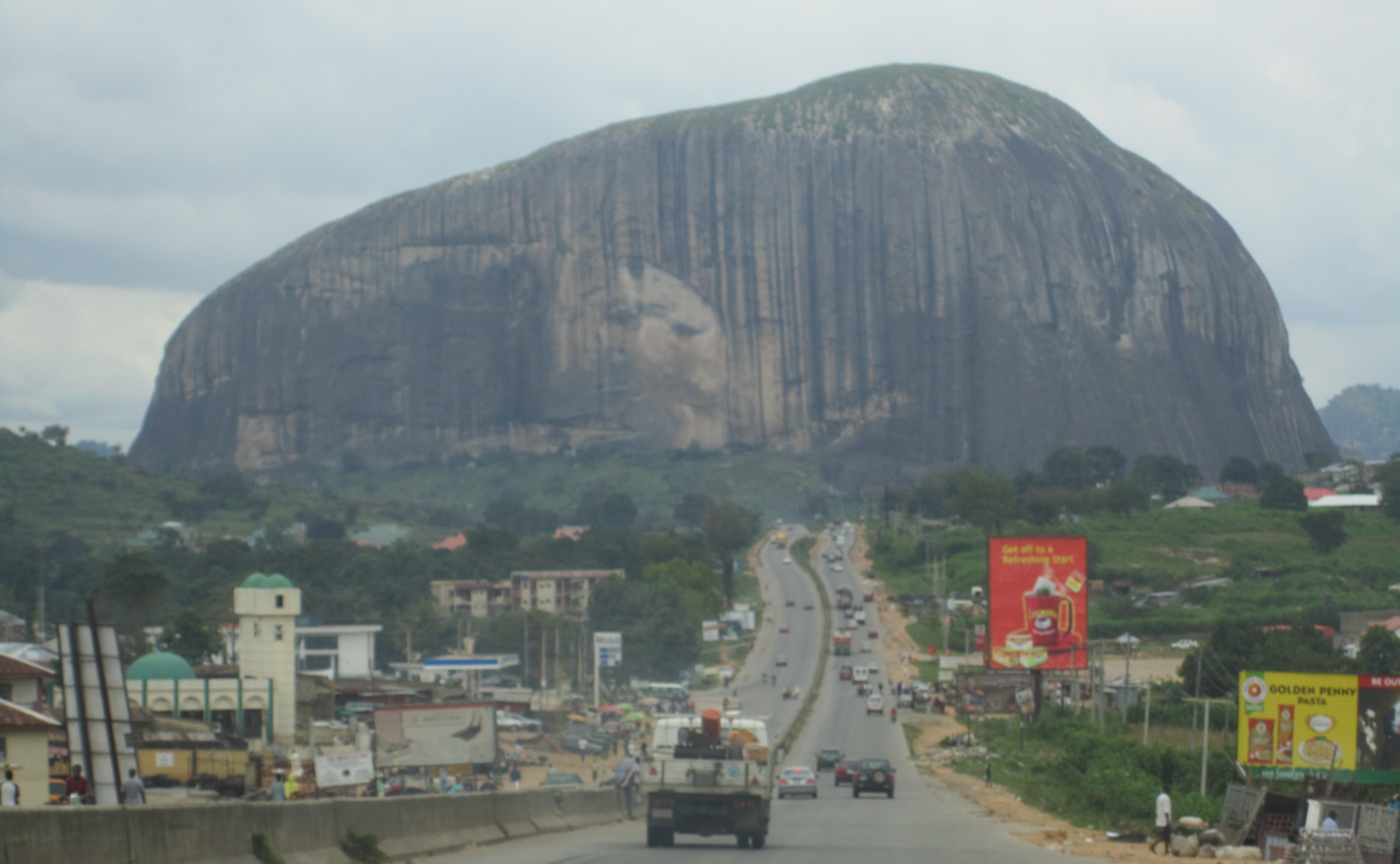 Абуджа измества Лагос като столица на Нигерия